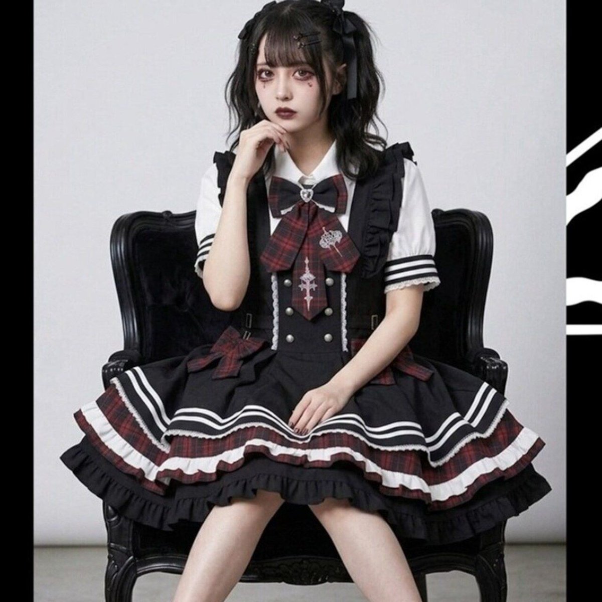 AlicestyleSHOP's tweet photo. ■新作登場！
ロリータファッションの双影の十字架セーラー襟ゴスロリワンピース。
優雅なデザインで��ークな可愛さを演出！

#ゴスロリ #ロリータファッション #新作ワンピース https://t.co/ho1vvcLk13