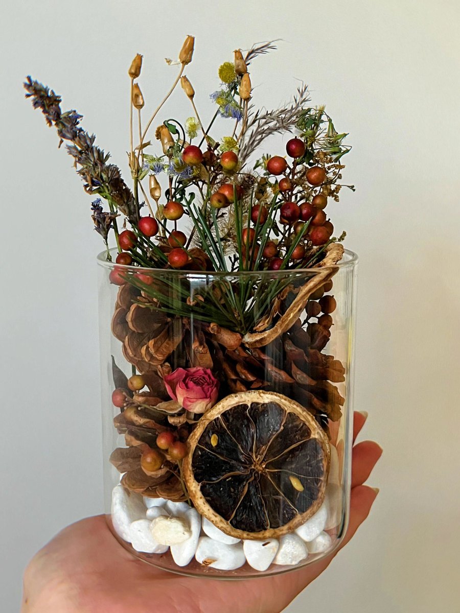 FilipinaHunter's tweet photo. Just turned old mason jars into cozy candle holders with twine and essential oils  10-minute DIY that spruced up my desk vibe!， https://t.co/awvl20aU45