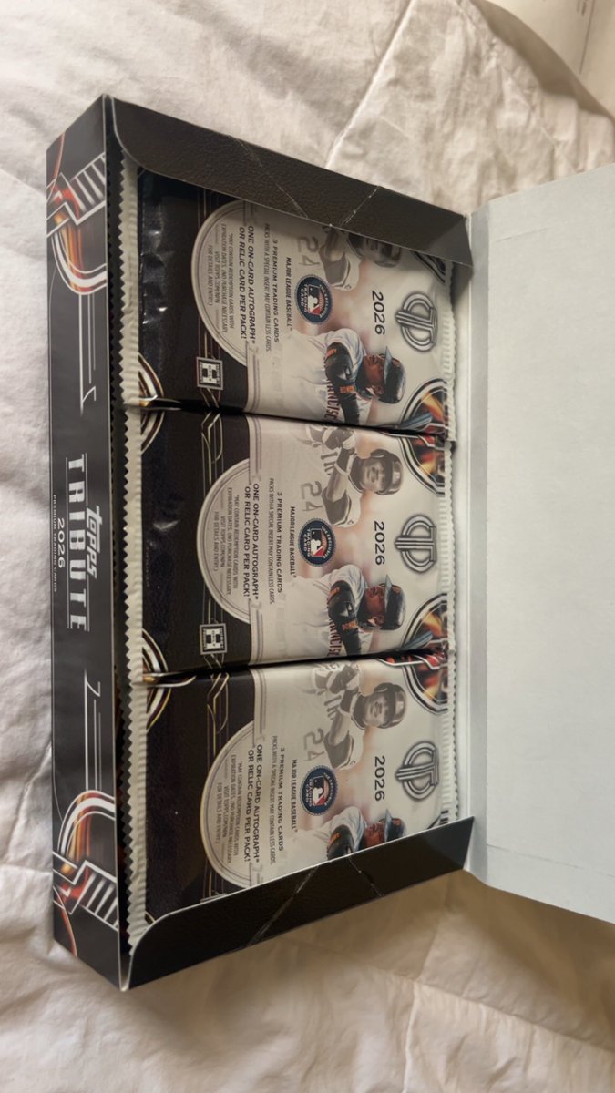 WayDollar's tweet photo. @CardPurchaser Freshly ripped Topps Tribute 2026 https://t.co/9DbOIXoJbv