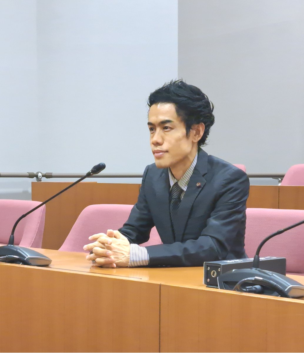 hagi_k1's tweet photo. うちの市の学校については調査中だけど、厳格なイスラム教徒だと、
給食→豚肉ダメ！
休み時間→祈祷室ないとダメ！
体育→断食中は体が弱ってるからダメ！ヒジャブ外さない！水着ダメ！
美術・図工→偶像崇拝になるからダメ！
音楽→楽器は禁じられてるからダメ！
健康診断→同性医師でないとダメ！
修学旅行→京都（寺・神社）ダメ！

これで一緒に学校生活を送れるわけがない。