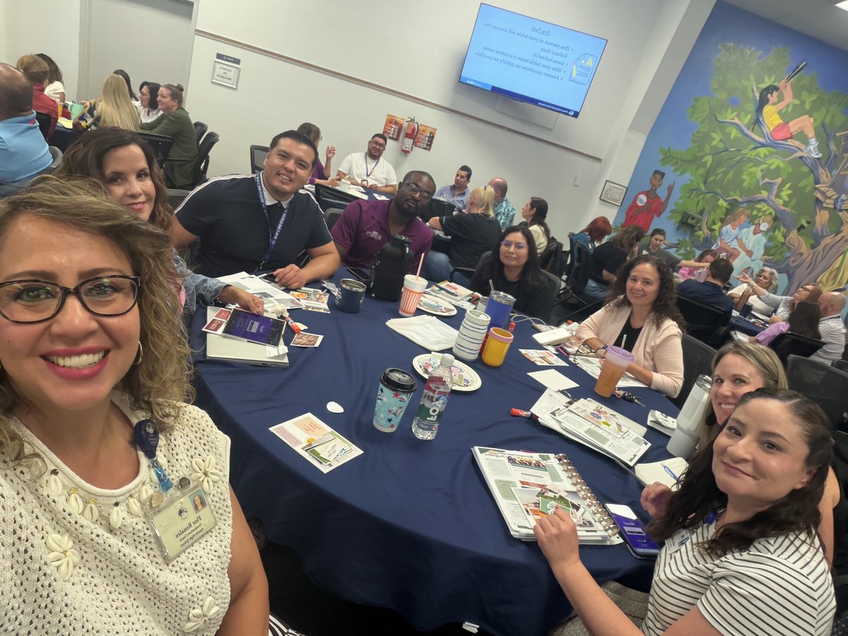 rosalesflorEP's tweet photo. #BeRelentless 🌟 #EPISDConnect 🌟 Equipped for the new school year 🧠 💪🏼 🧰 #heartwork 🌟 #episdgradcoaches 🌟 @maribelruiz2015 @MartyTeran915 @EPISD_HMLiaison @MelArreola13 @13brenda27 @chapingradcoach @KerenEscobar915 @EmergenceHealth 💚 https://t.co/CvCsabBvua