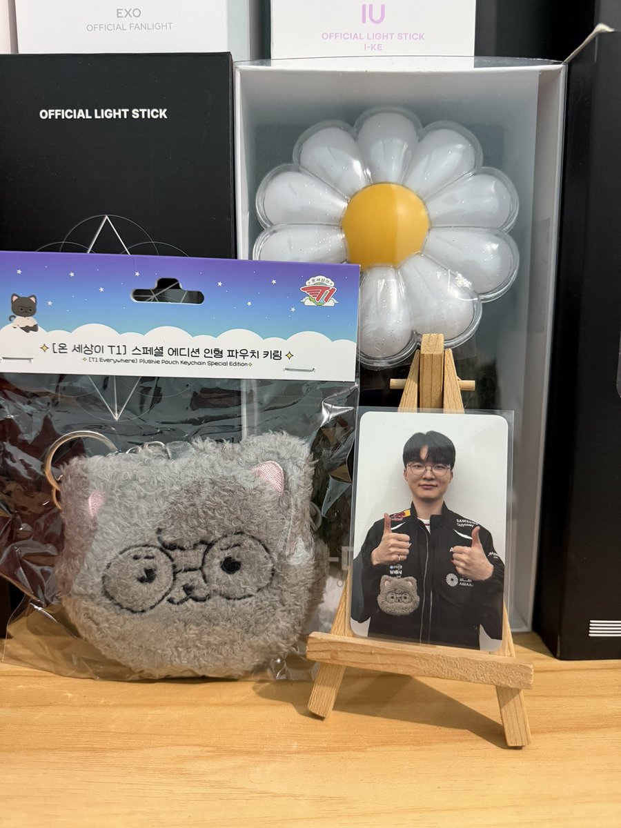 KpopXLoLShop's tweet photo. Plushie Pouch Keychain Special Edition with photocard

Available Player: Faker, Peyz and Keria

DM us for more info 💕😊

#Faker #Peyz #Keria #T1 https://t.co/SU1KhOz9Vb