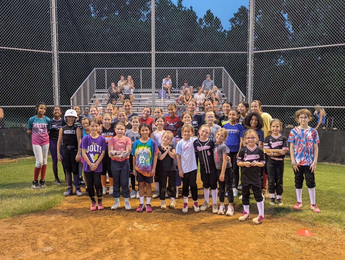 Ledfordsoftball's tweet photo. Our 2026 Ledford Softball Mini-Camp is in the books! I want to give a special thanks to our players and staff for all their hard work this evening. It was a great representation of the awesome people involved with LHS Softball! @LPAA_Pride https://t.co/efQDXe4RSp