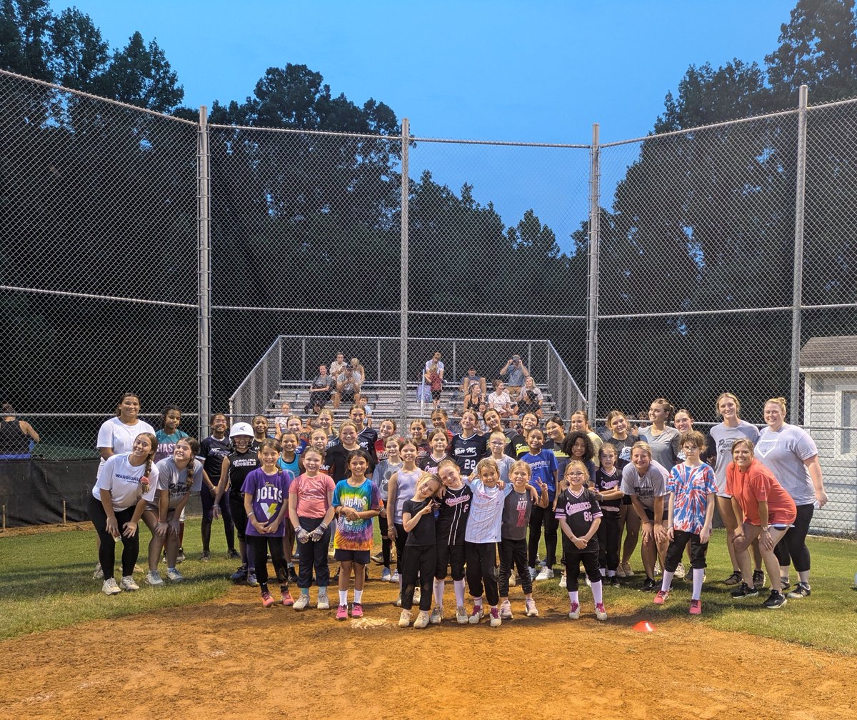 Ledfordsoftball's tweet photo. Our 2026 Ledford Softball Mini-Camp is in the books! I want to give a special thanks to our players and staff for all their hard work this evening. It was a great representation of the awesome people involved with LHS Softball! @LPAA_Pride https://t.co/efQDXe4RSp
