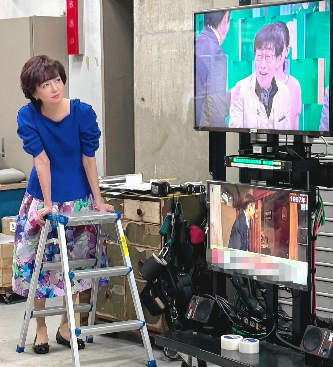 fukutachizuru's tweet photo. 今週末放送の #アノコロQ 
スタジオ裏で #きくち教児 さんが撮ってくださいました。笑
モニターには
#小堀勝啓 さんが。 https://t.co/Ircvs9us4X