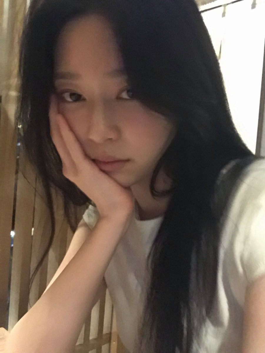 deardandebud's tweet photo. 김민주 미친 (positive) https://t.co/ILMGLMQNsz