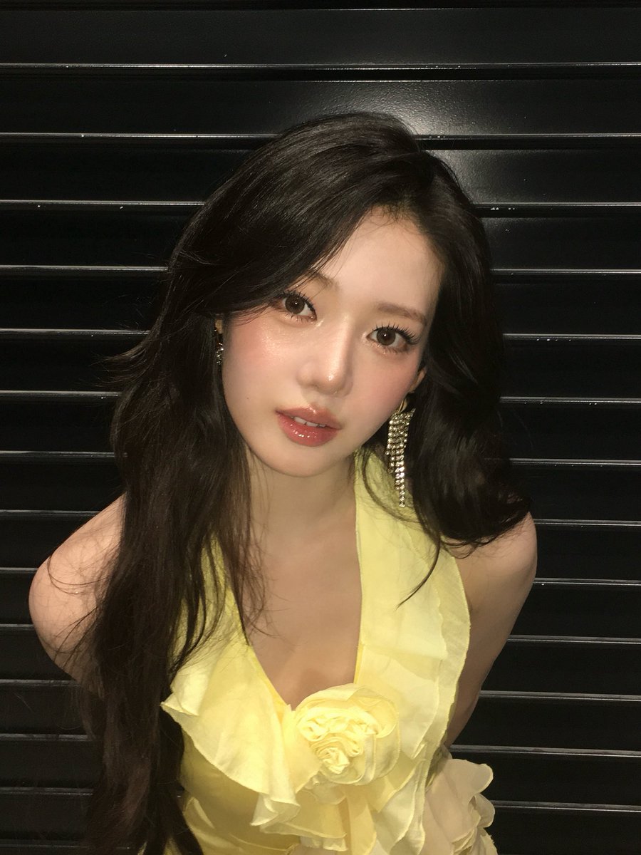 picbaemon's tweet photo. RORA WEVERSE UPDATE 

See you later 🌼 https://t.co/gkPt9a3oYh