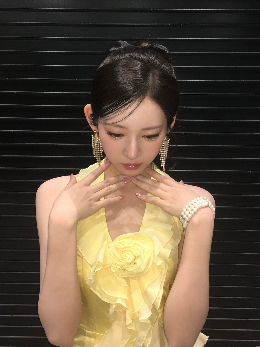 picbaemon's tweet photo. RORA WEVERSE UPDATE 

See you later 🌼 https://t.co/gkPt9a3oYh