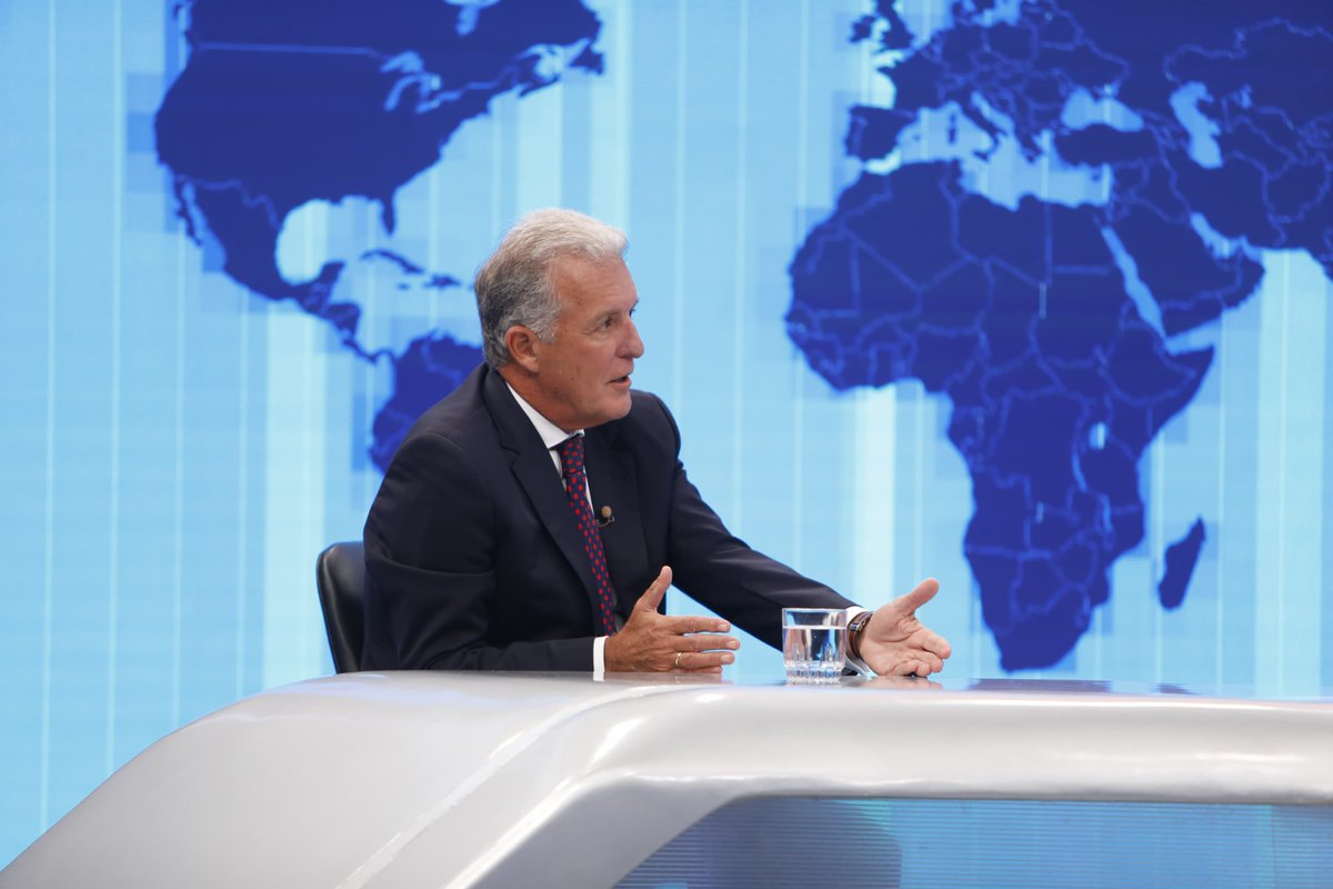 camaradelima's tweet photo. #Importante | Vía @canalN_
El presidente de la #CCL, Raúl Barrios, detalló las acciones que espera del gobierno entrante de @KeikoFujimori:

🔹 Reducción del Estado
🔹 Cumplimiento de deudas a proveedores
🔹 Entre otras medidas
Asimismo, saludó la experiencia y el manejo político de los integrantes del gabinete ministerial presentados hoy.

📺 Mira la entrevista completa aquí: https://t.co/BjV9HotLnA

#Ahora #LoÚltimo 

@pcmperu | @presidenciaperu

@Agencia_Andina @Gestionpe @larepublica_pe @elcomercio_peru @peru21noticias @ExpresoPeru @exitosape @RPPNoticias @ForbesPeru @EconomiaRevista @Latina_Noticias @americatv_peru @PanamericanaTV @atv_noticias @noticias_tvperu