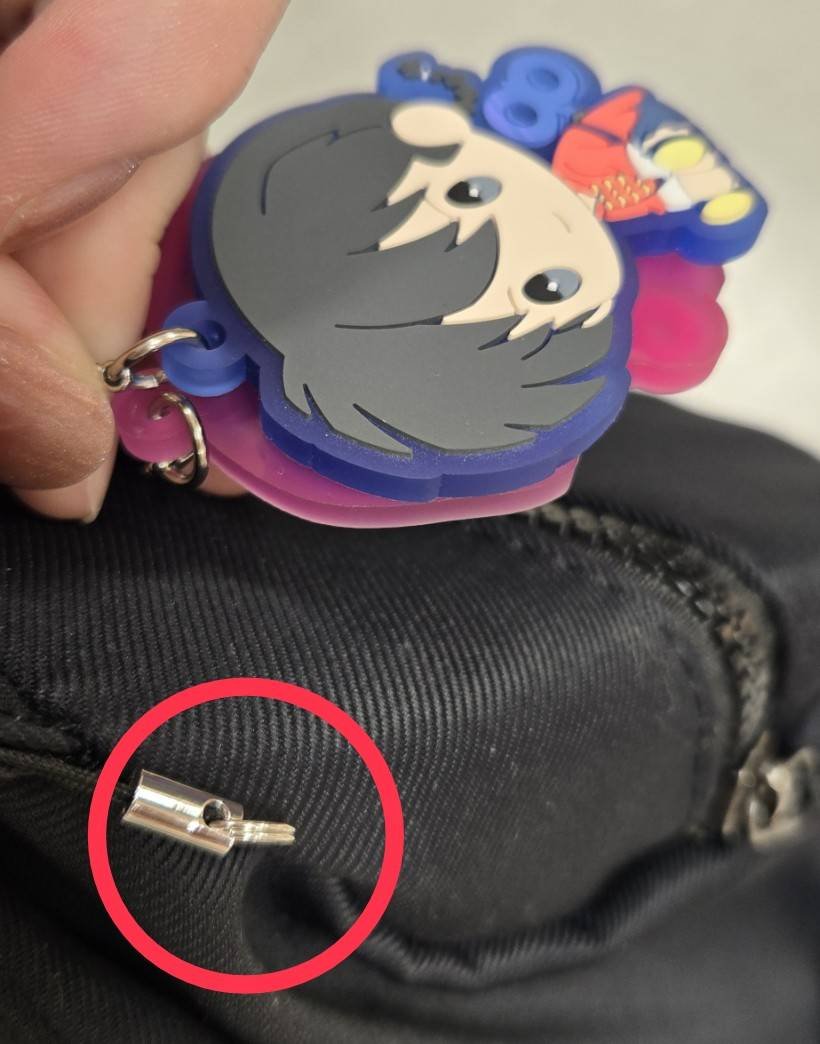 UttsX's tweet photo. 旅行中、ふと見たらカバンにつけてたあかねちゃんのラバストが外れてる！！ってなって一瞬めっちゃ青ざめたけど、乱馬がしっっっかりあかねちゃんとくっ付いてくれてたから失くさなくて済んだ😭💕💕
乱馬ありがとう😭💕笑笑 https://t.co/O6exf8W3bu