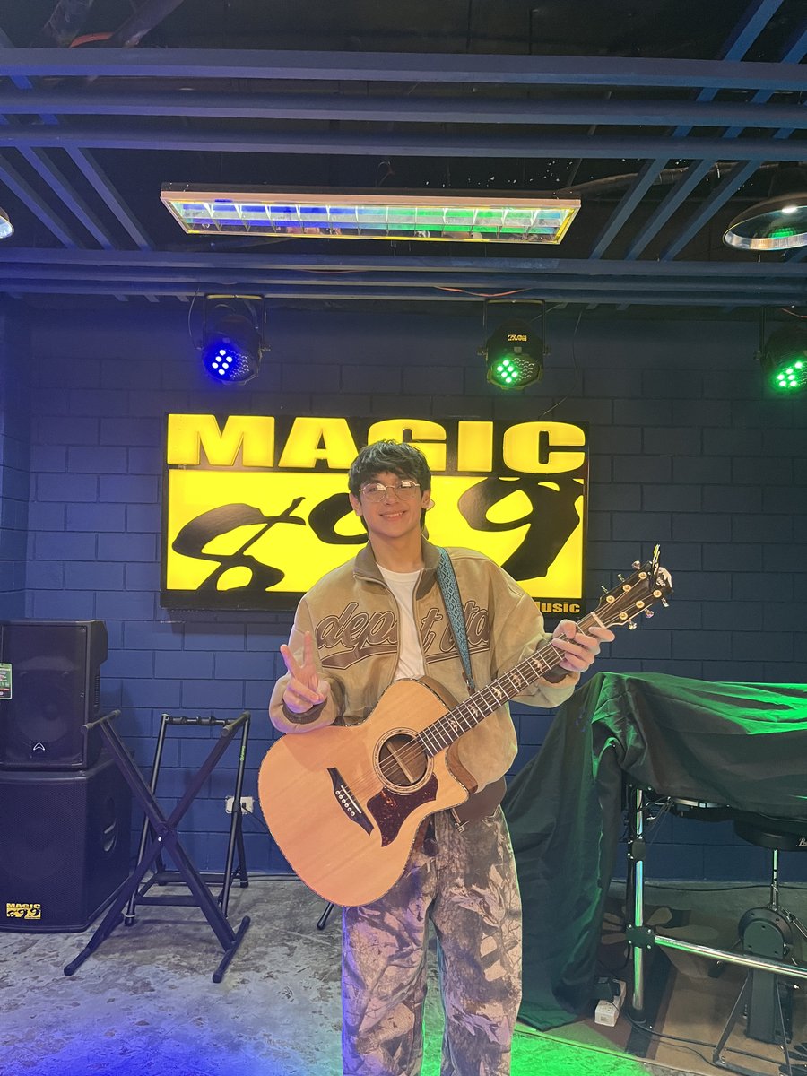 StarPopPH's tweet photo. Thanks for having @heathjornales, @magic899! 🎙️💙

And to all the Magic Listeners, thank you for tuning in. 

See Heath live at 𝗛𝗘𝗔𝗧𝗛'𝗦 𝗧𝗜𝗠𝗘 this September 5. ✈️

🎟️ Get your tickets here: https://t.co/OiujOwqIBe

#HeathJornales #StarPopPH #Sparkle #ABSCBNMusic https://t.co/QFwcKKJC3b