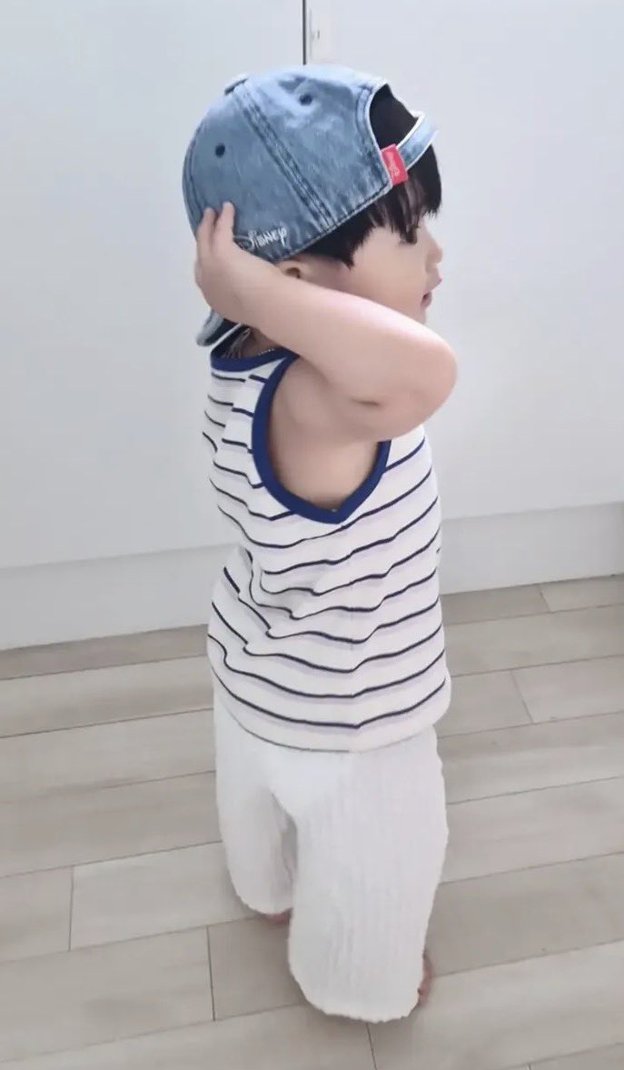 nekopangchoon's tweet photo. ice cream boyがここにも🤭🧢🍦👶🏻🩵
(本当にどこまでも親子でありがとうㅠㅠㅠㅠ) https://t.co/qOJpts7CLd