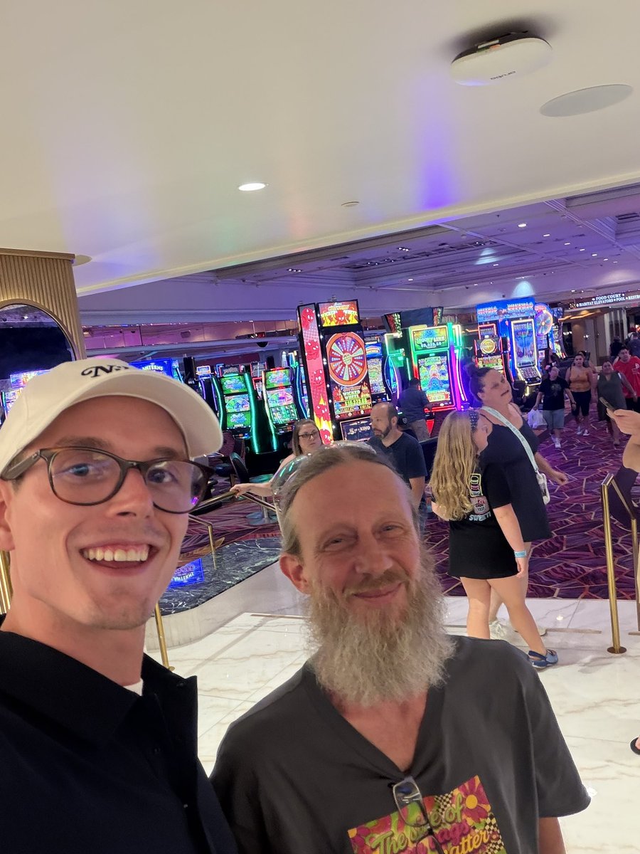 therealoaktrees's tweet photo. I found @micelf4all 
scan up on @MeltingMoons_ 
$ADA $DONG $LAYER https://t.co/Dj60vzDLrQ