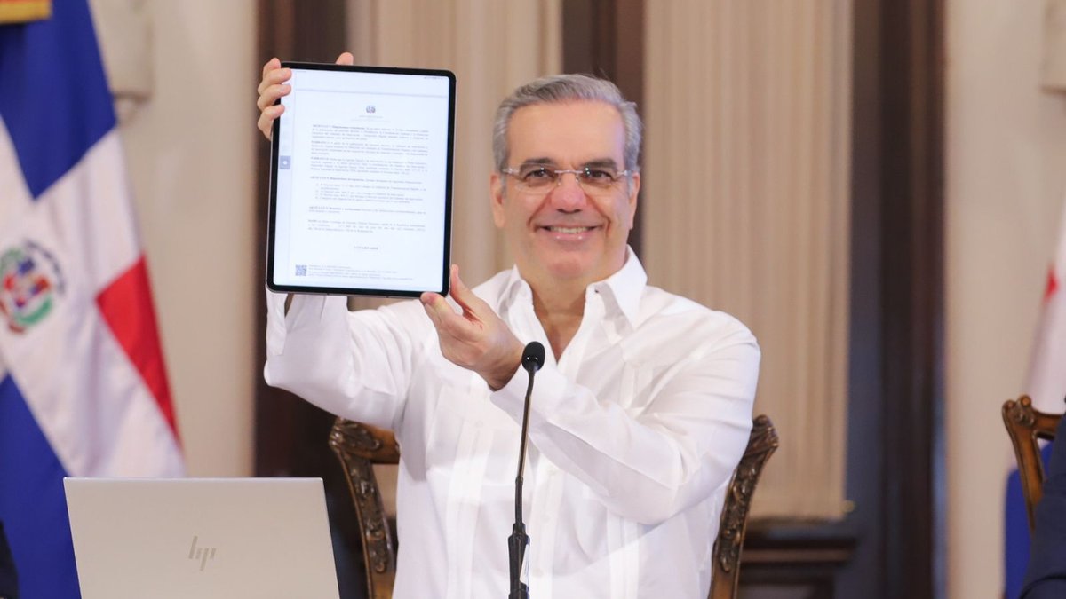 MoisesNoticias's tweet photo. #AHORA Poder Ejecutivo promulga mejoras al Código Penal https://t.co/l27HlIiDaV @luisabinader https://t.co/x81lvhEKYY