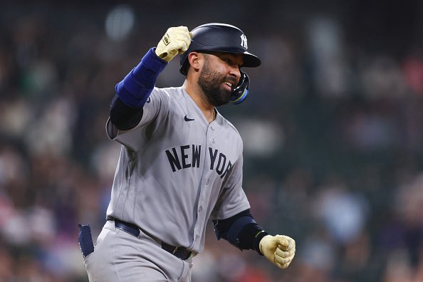 _yankeesource's tweet photo. Yankees win 9-5 over the White Sox behind Ali Sánchez’s first career MLB home run!
#YankeeSource #RepBX #yspostgame26 https://t.co/EjEmoQzjP8