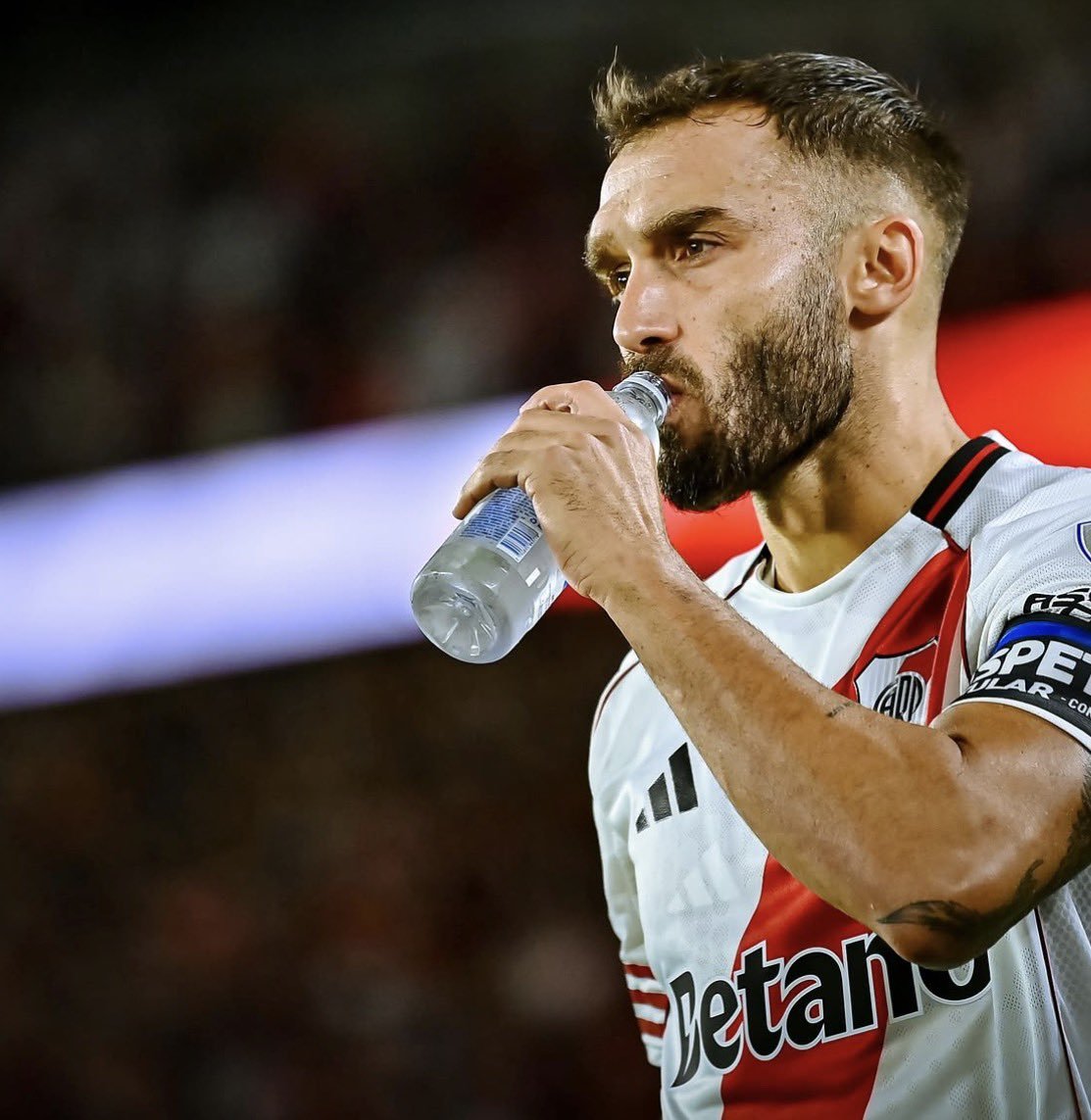 DeportesAlTacok's tweet photo. 🚨⚠️🇦🇷 [ATENCIÓN] Germán PEZZELLA NO VOLVERÁ a ser TENIDO EN CUENTA por Eduardo COUDET y está MUY CERCA de IRSE de #River.

ℹ️ @RenzoMPantich https://t.co/QeFQ5tCTtI