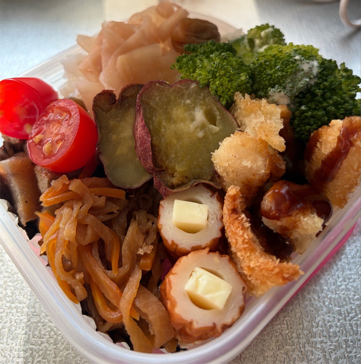 rumiko0602's tweet photo. 鶏むね肉のアッサリ感が
お気に入りなお年頃😊

#お弁当記録
#お弁当日記 https://t.co/gaOnChFSOX