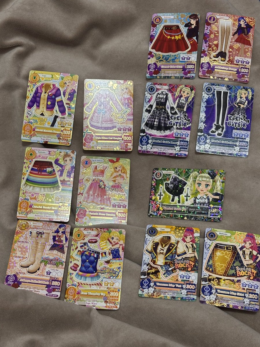 arrensha's tweet photo. hai haii aku jual lagii koleksi aku yg lainn :0 #zonauang #wts #aikatsu https://t.co/P6K83Xn3sm