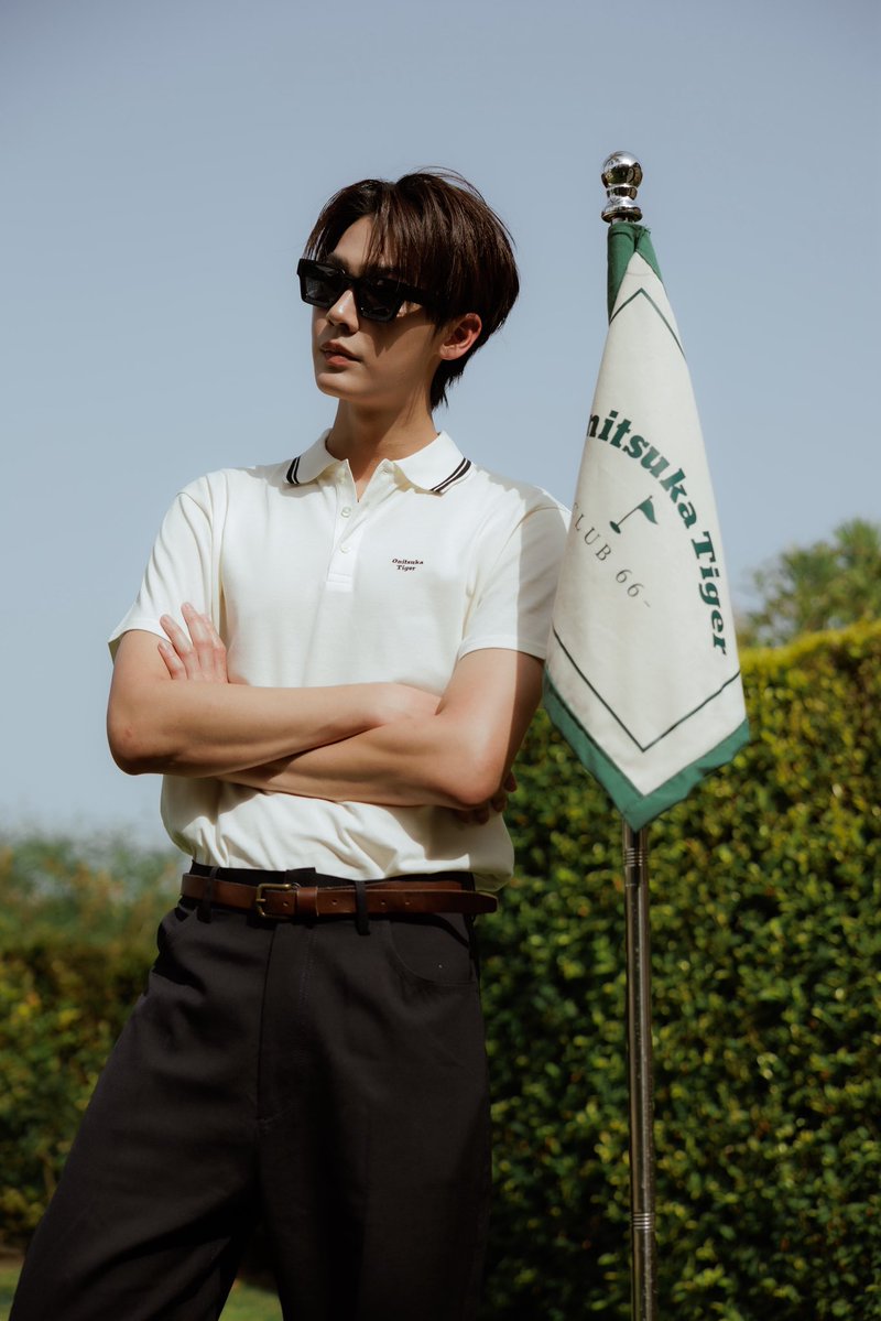 VogueThailand's tweet photo. #VogueReports ‘ดิว-จิรวรรตน์’ บินลัดฟ้าสู่ประเทศสเปน ร่วมสัมผัสประสบการณ์ Onitsuka Tiger Club 66 พร้อมเปิดตัว MEXICO 66 GOLF
.
Onitsuka Tiger จัดกิจกรรมสุดเอ็กซ์คลูซีฟ Onitsuka Tiger Club 66 ณ เมืองมาลากา ประเทศสเปน เพื่อนำเสนอแนวคิดการผสานแฟชั่น ไลฟ์สไตล์ และกีฬากอล์ฟ ผ่านรองเท้ารุ่นใหม่ล่าสุด MEXICO 66 GOLF ที่ได้รับการออกแบบให้ตอบโจทย์การสวมใส่ ทั้งในสนามกอล์ฟ และการใช้งานในชีวิตประจำวัน โดยมี ‘ดิว-จิรวรรตน์’ แขกคนสำคัญจากประเทศไทย เข้าร่วมสัมผัสประสบการณ์การเล่นกอล์ฟ และกิจกรรมสุดพิเศษ ร่วมกับแขกคนสำคัญของแบรนด์ไม่ว่าจะเป็น ‘Wu Chun’ , ‘Sreeleela’ , ‘Lennon Gallagher’ และ ’Gala Gonzalez’ พร้อมถ่ายทอดเสน่ห์ของรองเท้า MEXICO 66 GOLF ที่นำเอกลักษณ์จสกรุ่นไอคอนิกอย่าง MEXICO 66 SD มาต่อยอดด้วยโครงสร้างหนังกันน้ำ ผ่านมาตรฐานสมาคมอุปกรณ์กอล์ฟแห่งประเทศญี่ปุ่น เพื่อมอบความเบาสบาย และสไตล์ที่เรียบง่าย ในทุกช่วงเวลาของการใช้ชีวิต #OnitsukaTigerClub66 #OnitsukaTiger #dew_jsu

Photo: Courtesy of Onitsuka Tiger