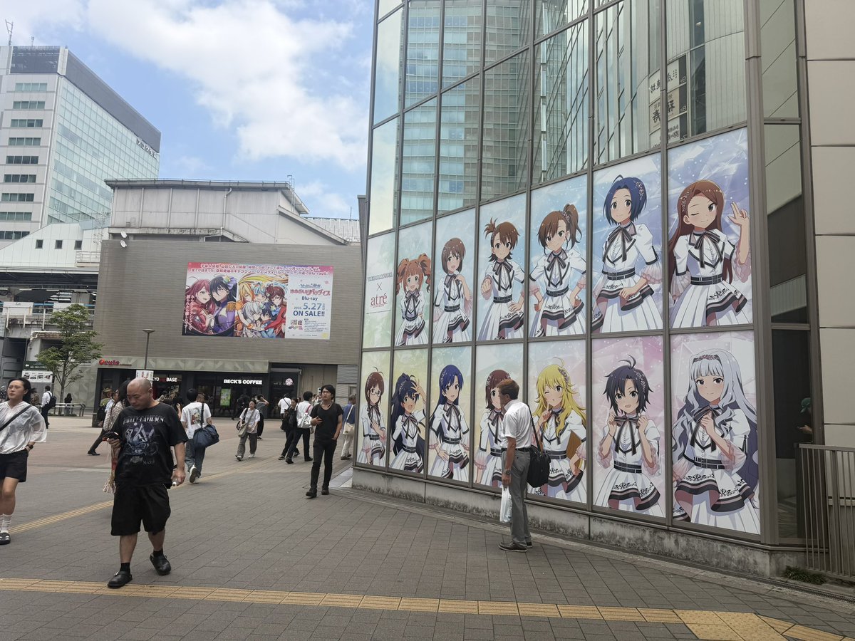 Voyagercrab's tweet photo. 秋葉原
これはラブライブかな https://t.co/X1wEIxXHay