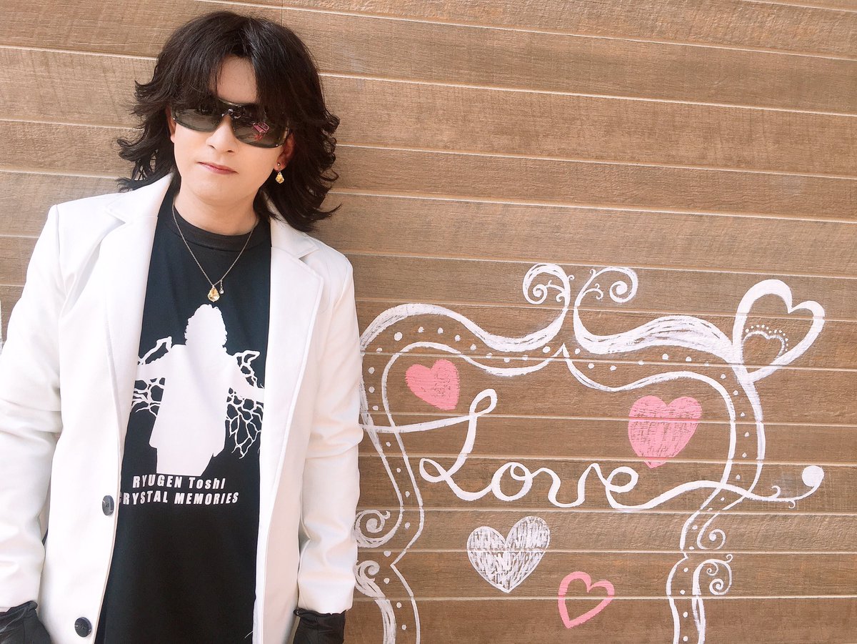 Yasshl_Vo's tweet photo. トシラブ様の皆様、一度リセット症候群になりアカウントを消してしまいましたがまたよろしければ繋がっていただけたら嬉しいです😊🙇‍♂️
会場で見かけたら気軽に声かけてください😊🤞

マイペースですがToshlさんを応援してるのでよろしくお願いします😊🤞 https://t.co/YsZqAlAsDM