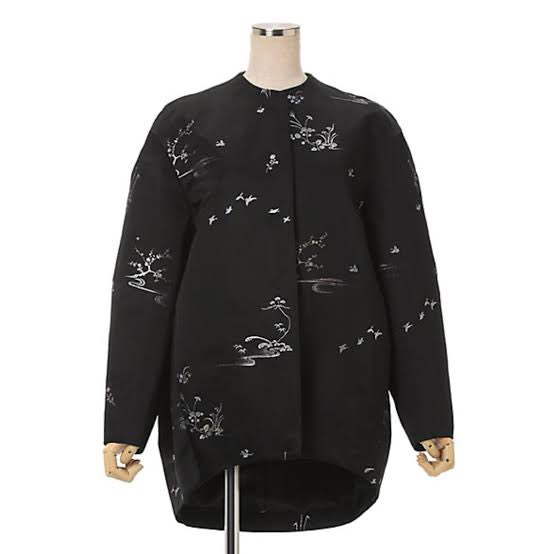 deadea_66's tweet photo. 螺鈿のジャケットもその位したかな、高くて買う時はﾋｮｴｰてなるけど時が経つと忘れちゃうよね🤯 https://t.co/xw3HYuIX1H