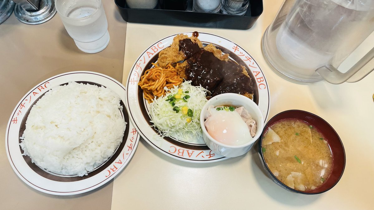 coste_irf79's tweet photo. 久しぶりの大塚✨ランチを頂きましたが
相変わらず洋食はワクワクさせてくれます🍚💫
#キッチンABC  #大塚　#大衆洋食 https://t.co/oVGQ76mK0r
