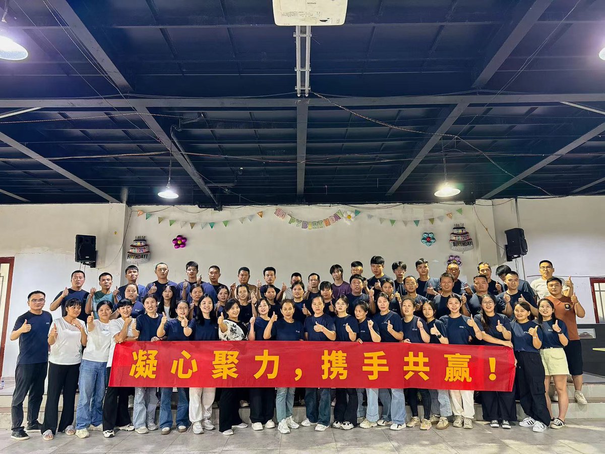 LisaLamp12's tweet photo. Great teamwork makes dream work! Our team nailed the project milestone today  We support each other through every challenge and celebrate every win together. https://t.co/XkNhaxZskE