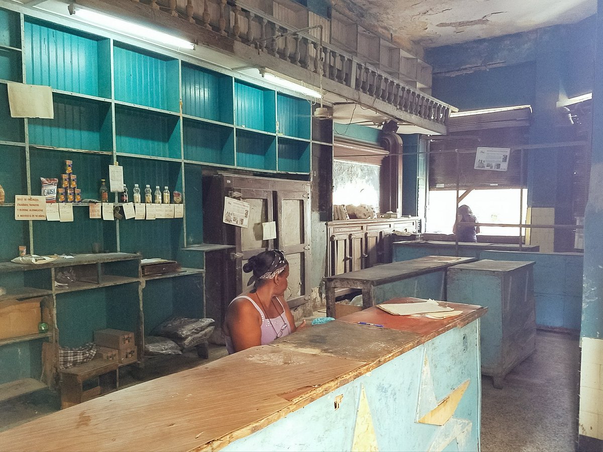 jameslavish's tweet photo. This is the ultimate outcome of this type of policy. 

Grocery store in Havana Cuba, 2016.
(Photo taken by me) https://t.co/Je9S29Iv14