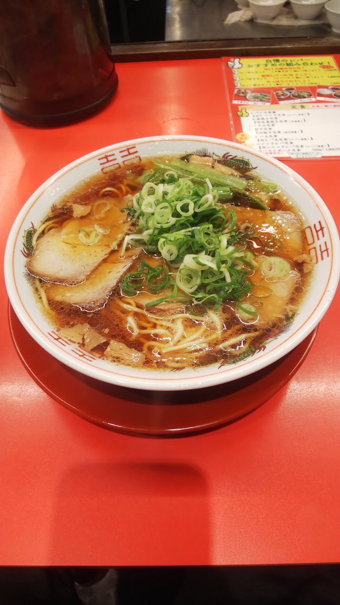 kohaku_MH's tweet photo. #レバニラ中華満腹 @新御茶ノ水
10分前に店着も約30人の並び
#らーめんセット【中華そば+純レバ丼(小)】
￥1550
12時に入店(後ろにさらに約20人並び)
並んでる途中に事前に食券購入のため
待ち時間1分で着丼
評判通り、レバーがでかい、甘い、旨い
今日は比較的涼しい日だったので、待ち1時間耐えれたw https://t.co/e1sEl01J8o