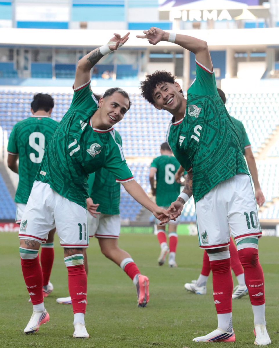 HormigaGOAT's tweet photo. Madre mía, dónde estaría la Selección sin las Chivas rayadas del Guadalajara? https://t.co/9mxmCeI60X