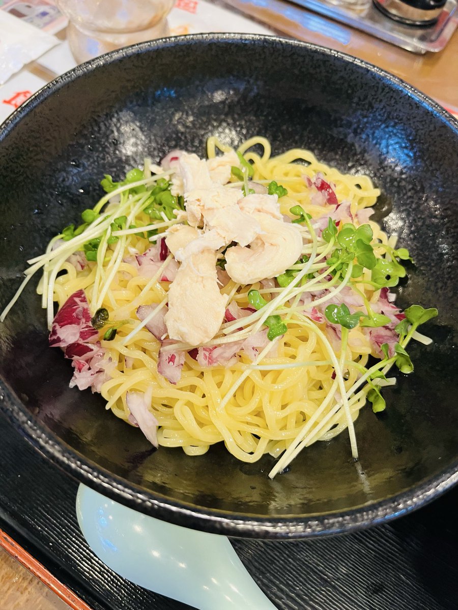 V7Bzu's tweet photo. 帰りに扇屋ラーメンで気になってたレモン豆乳ラーメン食べました🍜🍋
コレ美味しい〜❤️
ご馳走様でした。 https://t.co/96jZYDEUuT