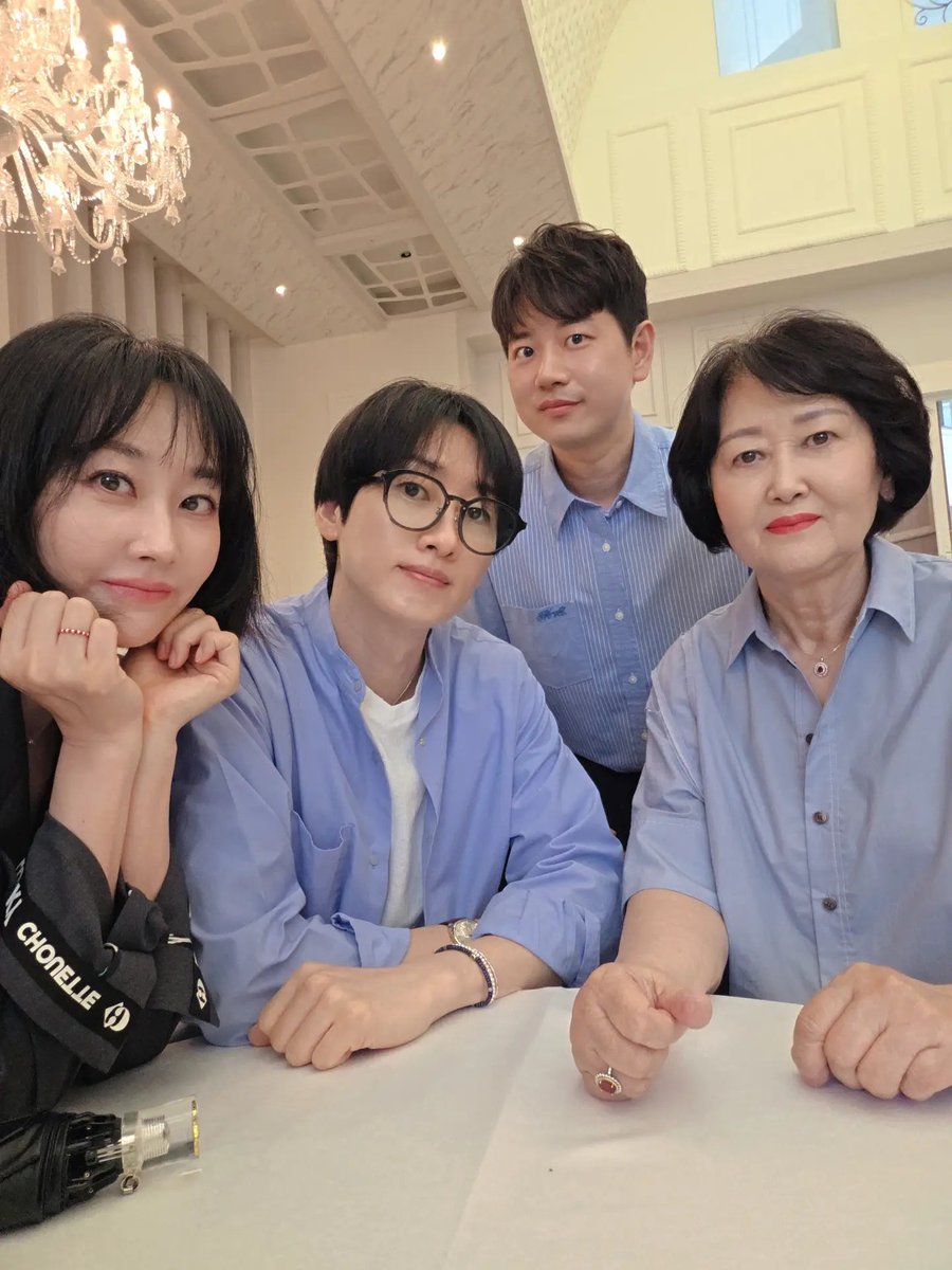 TheLees_HyukHae's tweet photo. 260728

sora11o5 IG Update with 
#EUNHYUK #은혁 

💙🩶 Was I the only one who didn't get the dress code? 😲

#DressCode #FragrantAngel #SobokGalbi #YesanMarket https://t.co/1bGYFjSyYI