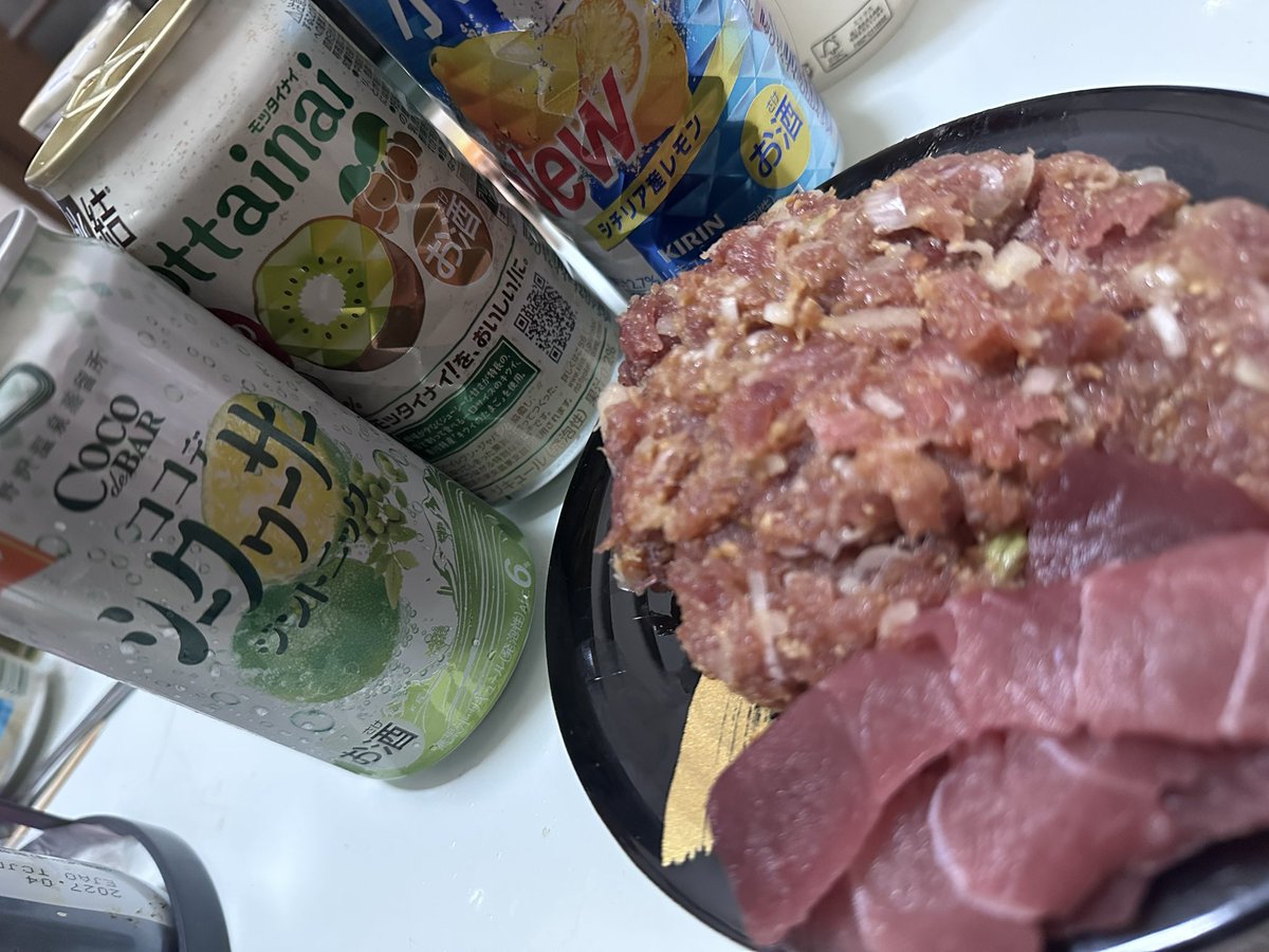 Kktakarr0's tweet photo. 平���の昼間からすみません(´>∀<｀)ゝ https://t.co/6PIB7xbFIx