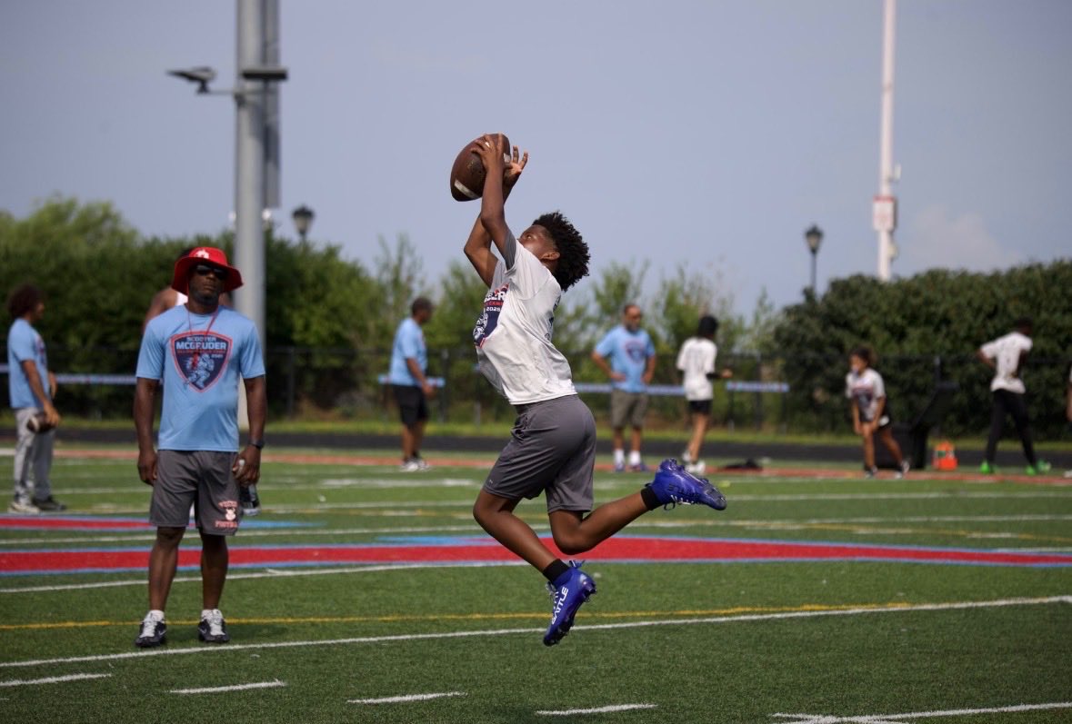 BrylanMoore12's tweet photo. Pic from vasj camp #govikings💪🏾 https://t.co/oOWN9iIW4D