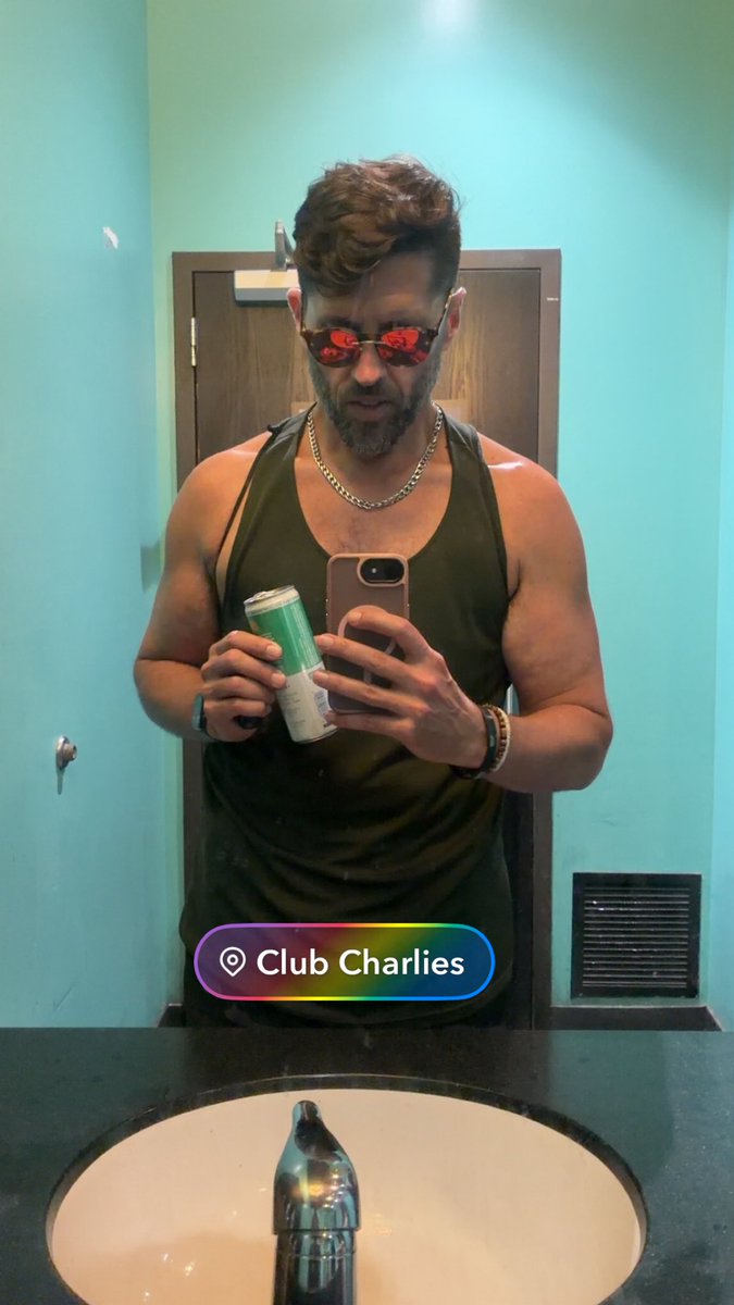 ZadDaddy78's tweet photo. The weekend was lit 🎉🌸💋🥳 https://t.co/CkwEyboewE