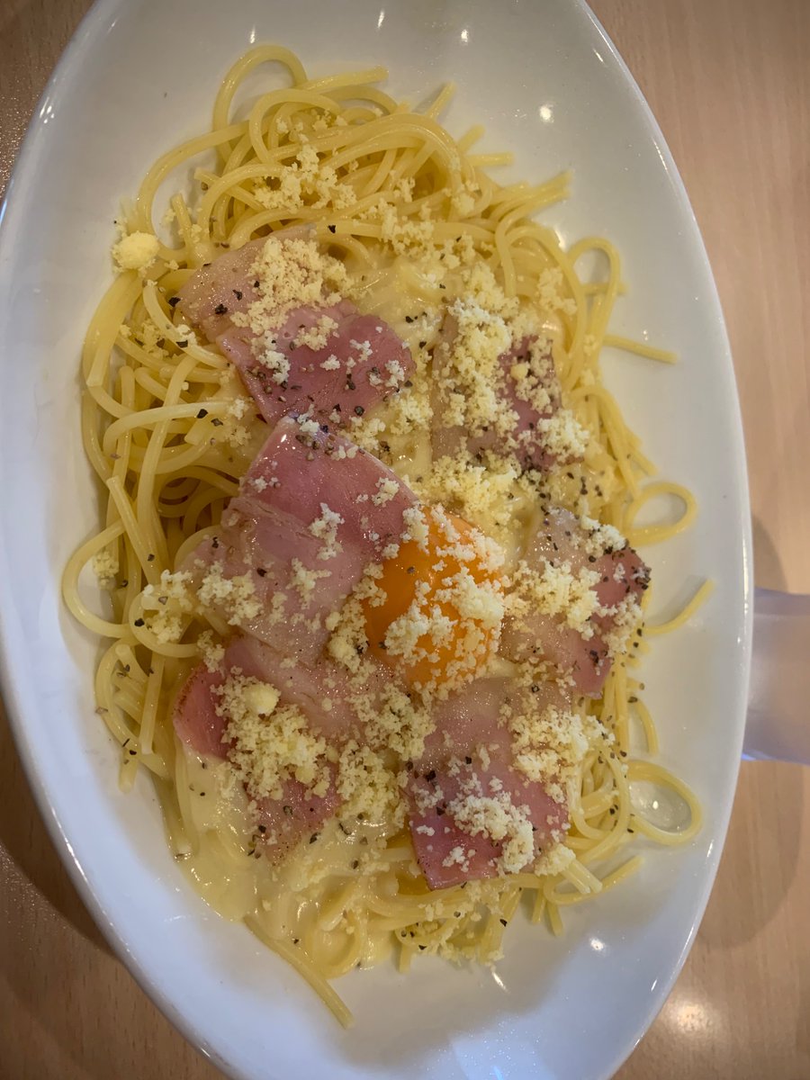 RGNRGO's tweet photo. 久々の外食で食べたパスタとデザート！
普通に美味かった https://t.co/Q0ydb4JV4O