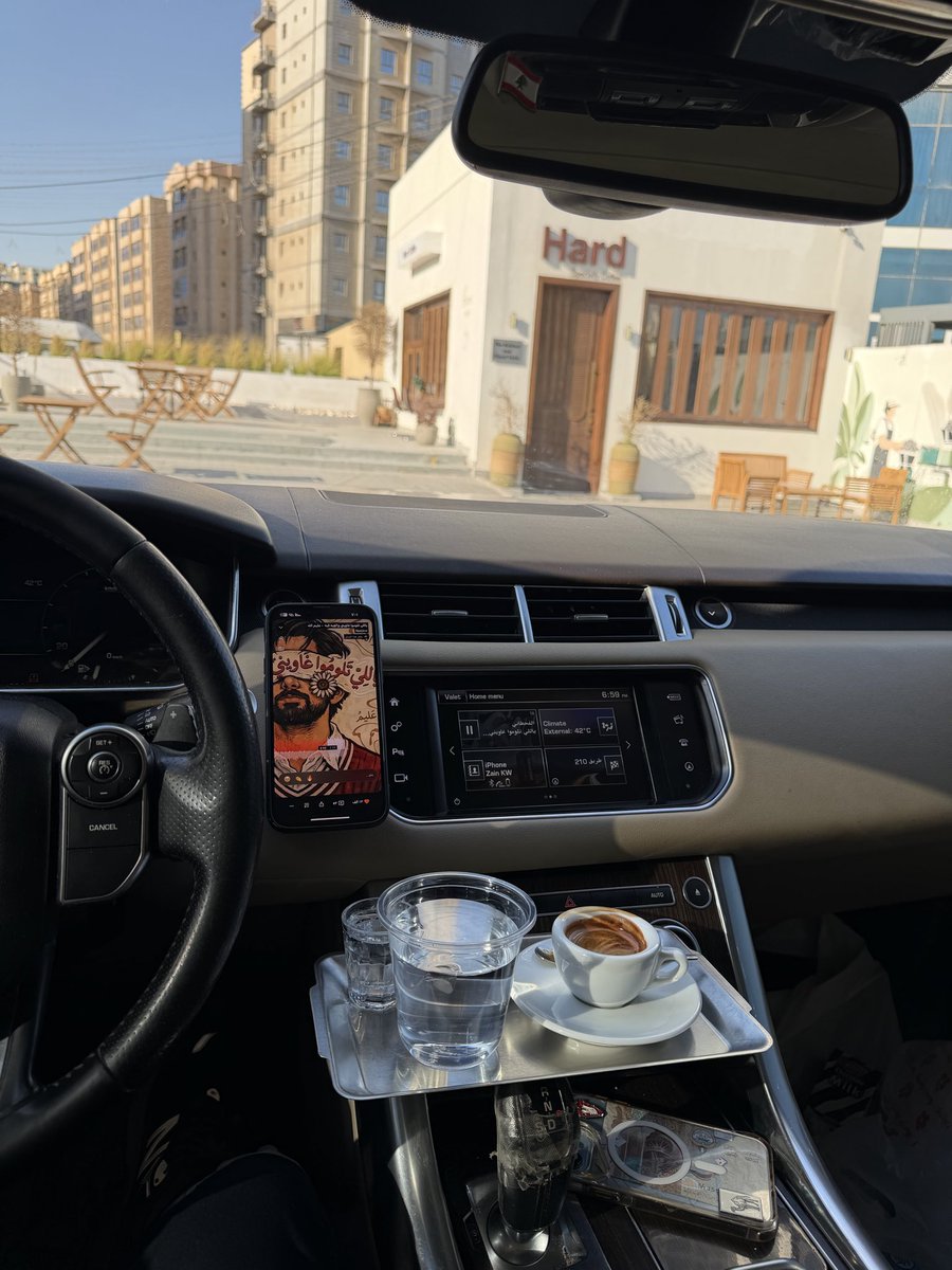v_iij00's tweet photo. كل ماصديت منه قرب دونه
وكل ماقربت منه قال مابي

اطرقً لبى السحى اللي في عيونه
هو سبب شوقي وهو سبة عذابي

علي الدعيه . https://t.co/1anbyseb3q