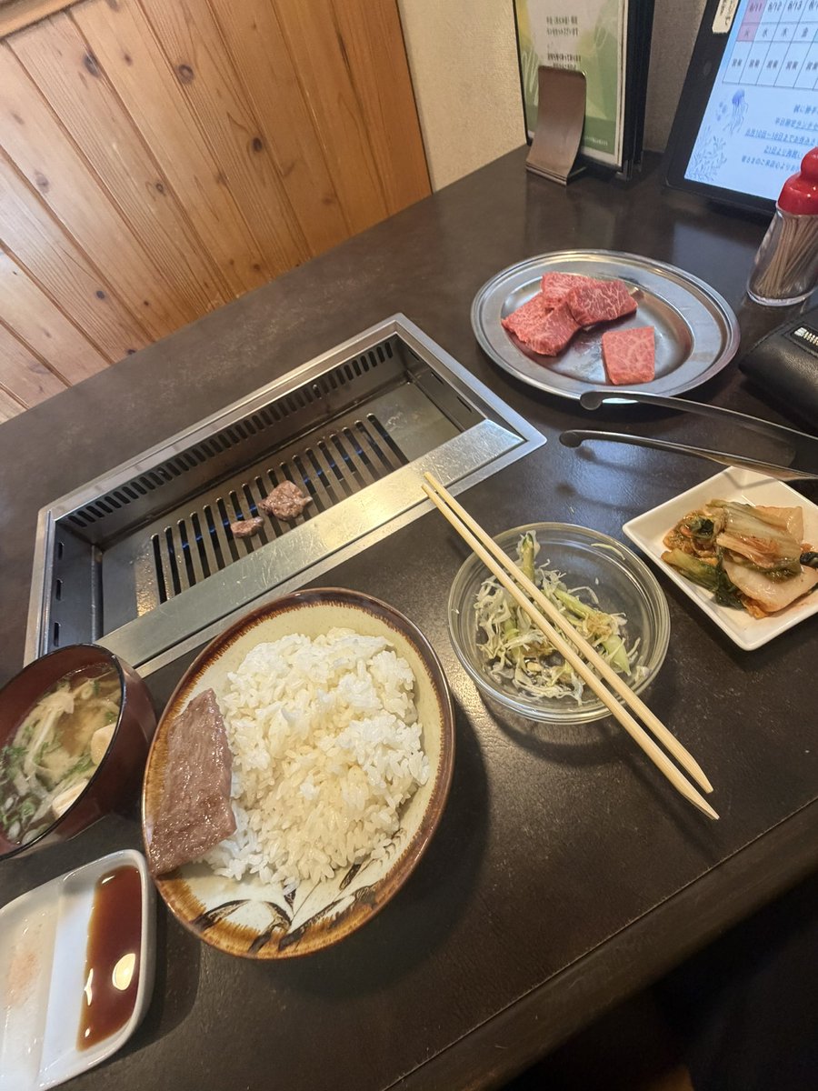 F_Y0909's tweet photo. ランチは焼肉っすよ https://t.co/SrfzwJCDrp