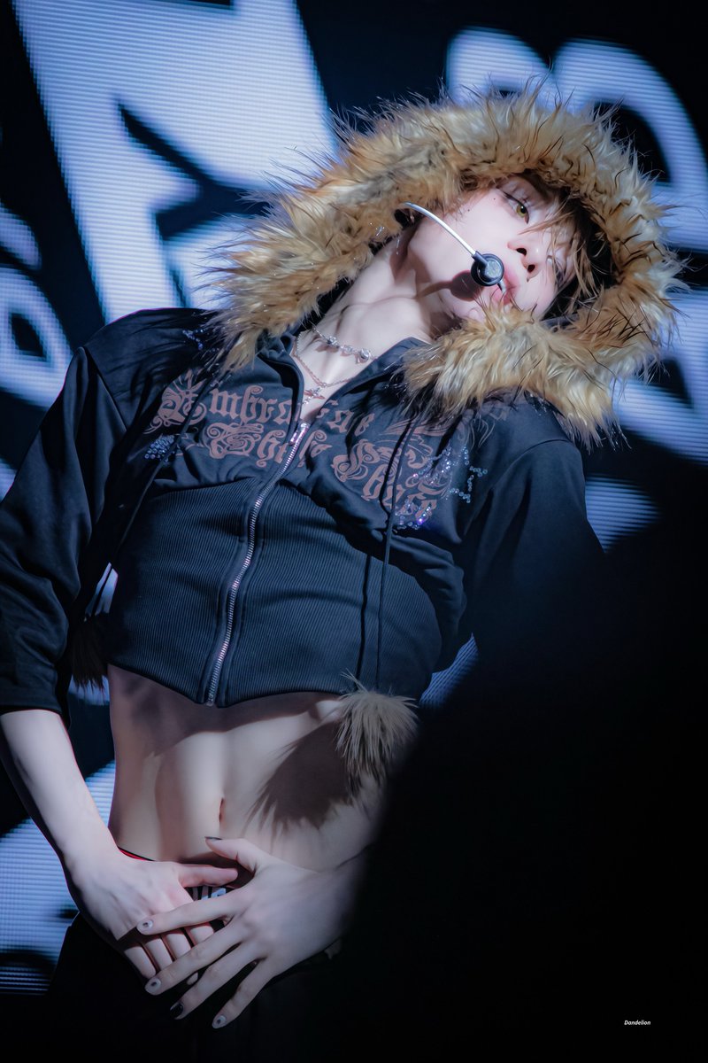 dandelion_x218's tweet photo. 260726 일본 콘서트 도쿄 1부
#XLOV #엑스러브 #하루 #HARU #ハル #暖琉 https://t.co/p6LYnjHspn