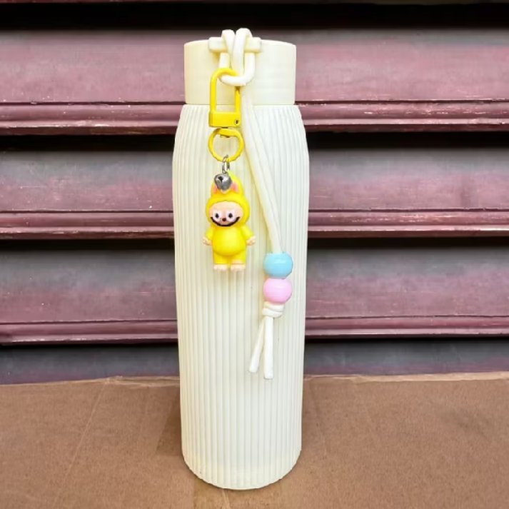 flbila__'s tweet photo. Tumbler Jepang/Botol Minum Macaroon Kaca 500mL terbuat dari kaca tebal dilapisi plastik sehingga aman dan tidak mudah pecah, bisa digunakan untuk air dingin dan panas, bonus gantungan boneka Labubu lucu, tersedia 4 warna cantik👇 https://t.co/K6MZCNsAfs