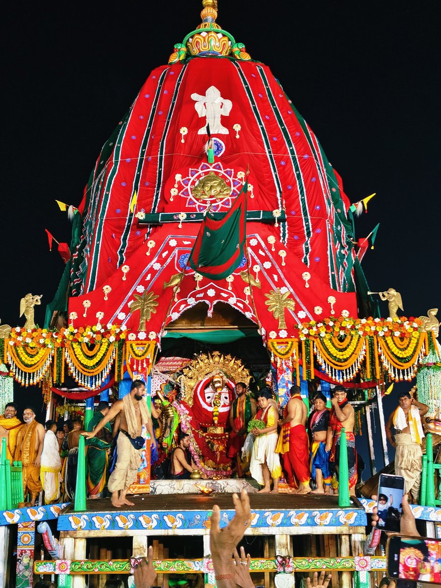saishree_editz's tweet photo. #PuriRathYatra  #Sunabesha #JagannathTemple very blessed to born in odisha https://t.co/BSXNgQXX9j