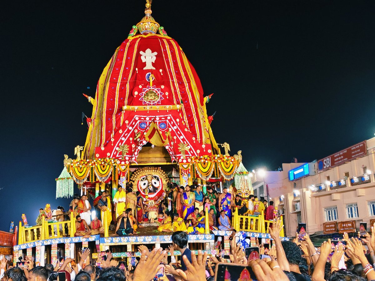 saishree_editz's tweet photo. #PuriRathYatra  #Sunabesha #JagannathTemple very blessed to born in odisha https://t.co/BSXNgQXX9j