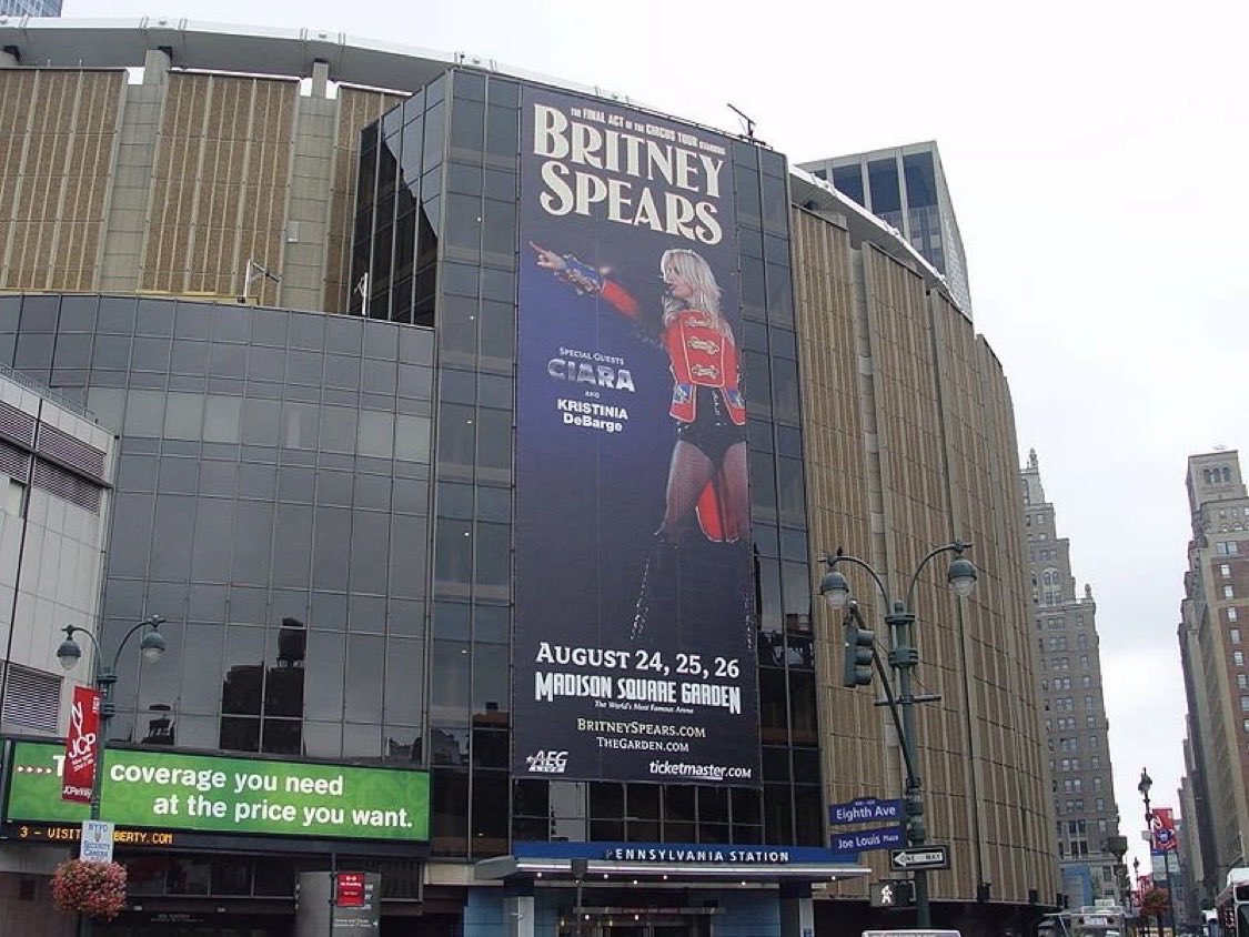 MrPopOfficial's tweet photo. Promo for The Circus Starring Britney Spears at MSG (2009) https://t.co/5hB9971lf6