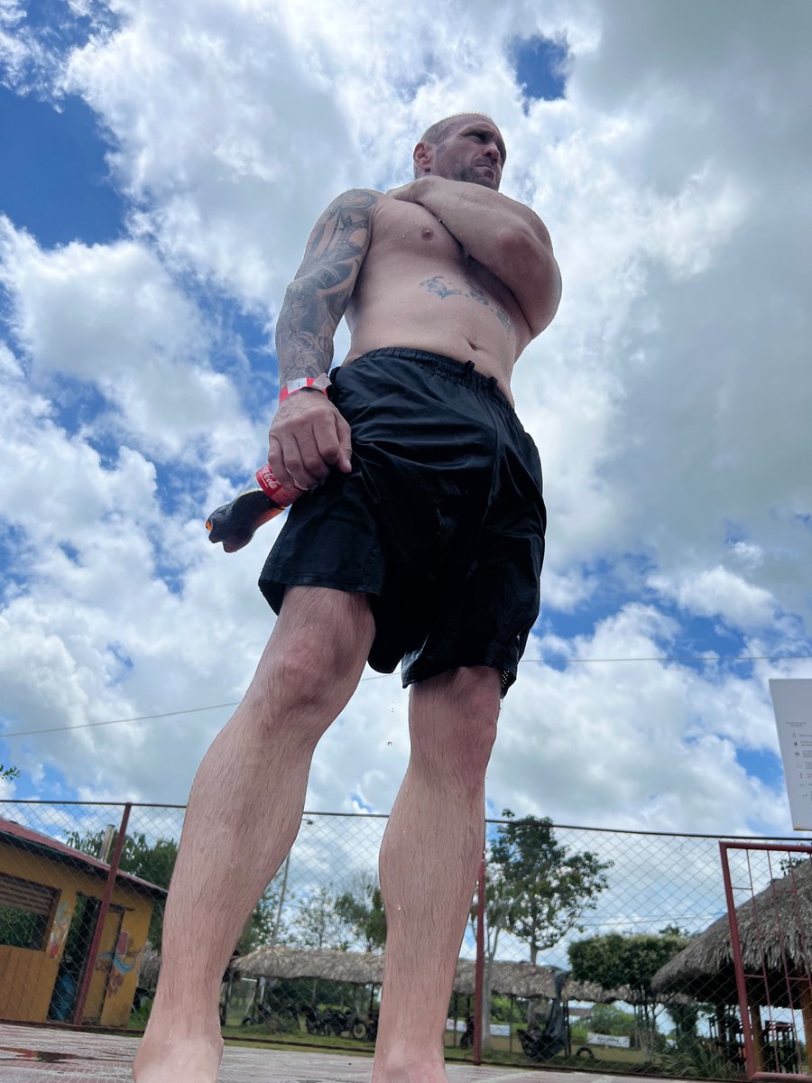 TeamEnzo69's tweet photo. Just alter chill day at the pool!!🍆🍆 https://t.co/wITGNyrlYI