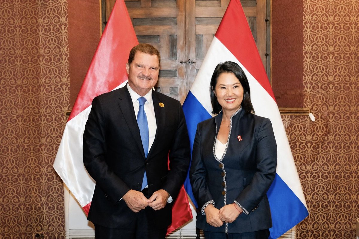 ope_peru's tweet photo. La presidenta electa, Keiko Fujimori, sostuvo una reunión con el primer ministro de Aruba y representante del Reino de los Países Bajos, Mike Eman. https://t.co/Q9sEwCKImB