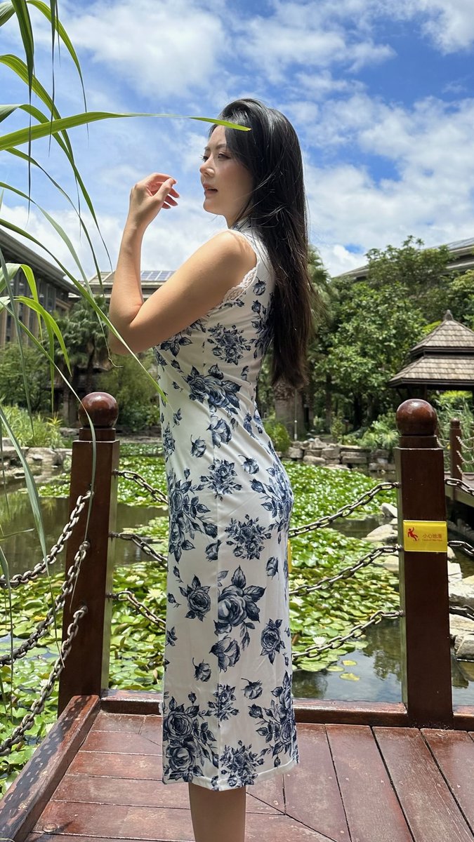 miebbbb's tweet photo. in the middle of 2 big cocks, i’ve never imagined being in this position 🤯😩 https://t.co/bVDzf60HLh