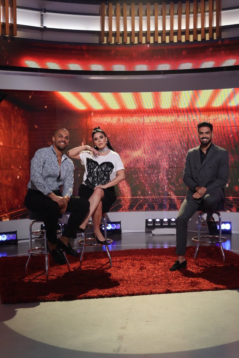JoshMartinez444's tweet photo. Today’s office 🎥 @ECCTelemundo #lcdlf https://t.co/A5SWrlejU1