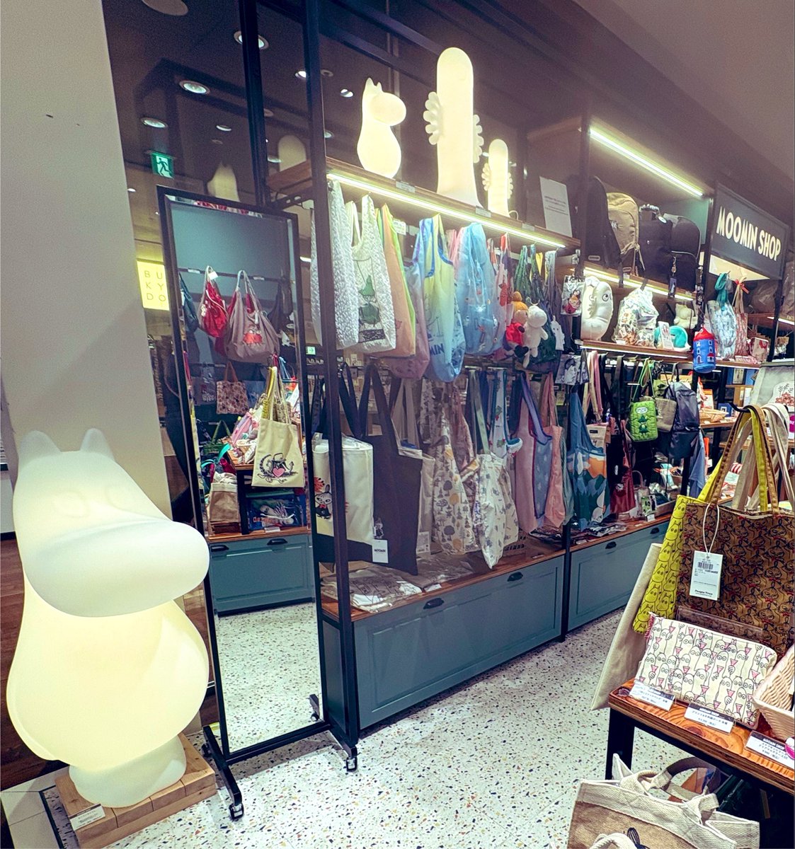 Hotccaaffee's tweet photo. 昨日行ってきたのー https://t.co/tfJqzmugiB
