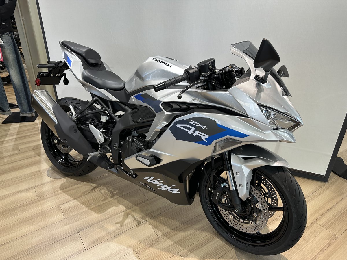 2027年モデル「Ninja ZX-4R SE」ギャラクシーシルバーが入荷しました